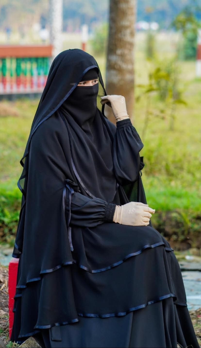 বোরকা সাইড ভিউ