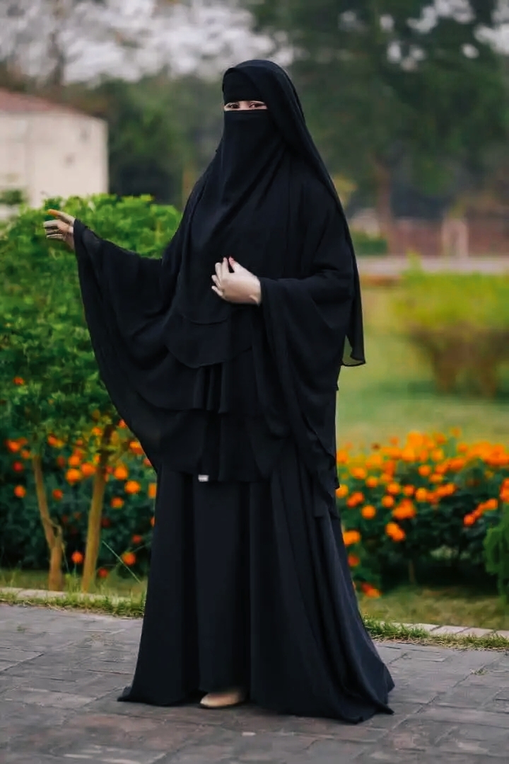 মুসলিমা সেট হিজাব ক্লোজআপ